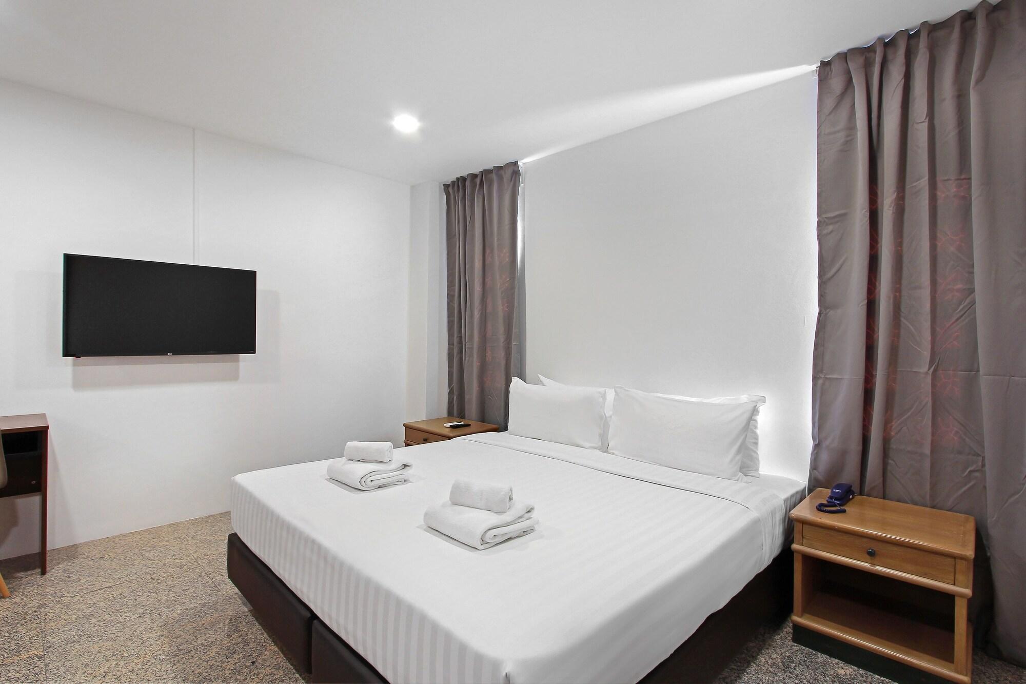 Hotel Pula Silom Bangkok Esterno foto