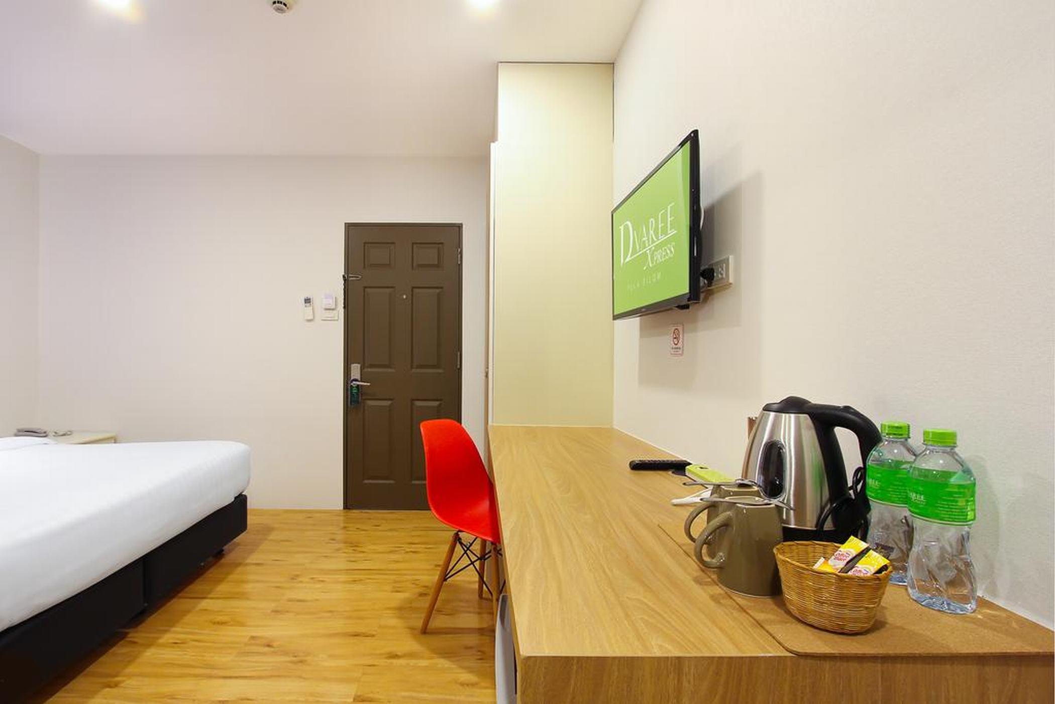 Hotel Pula Silom Bangkok Esterno foto
