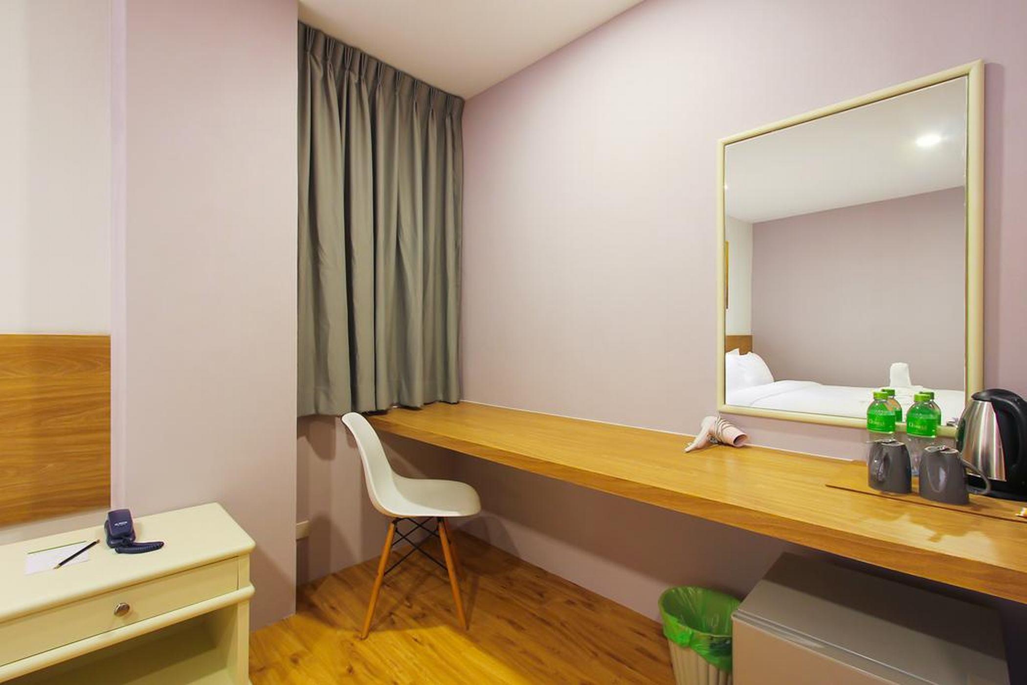 Hotel Pula Silom Bangkok Esterno foto