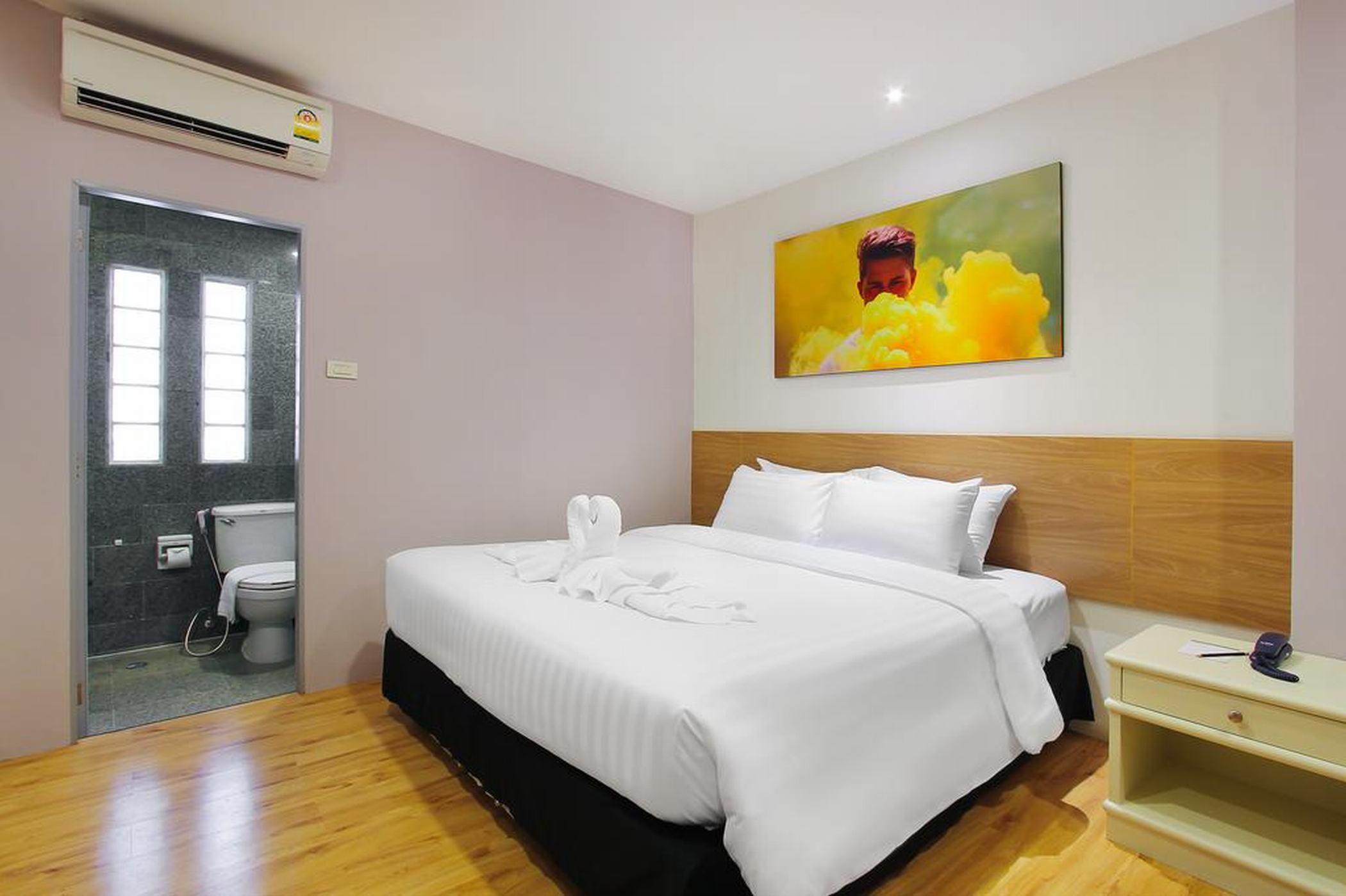 Hotel Pula Silom Bangkok Esterno foto