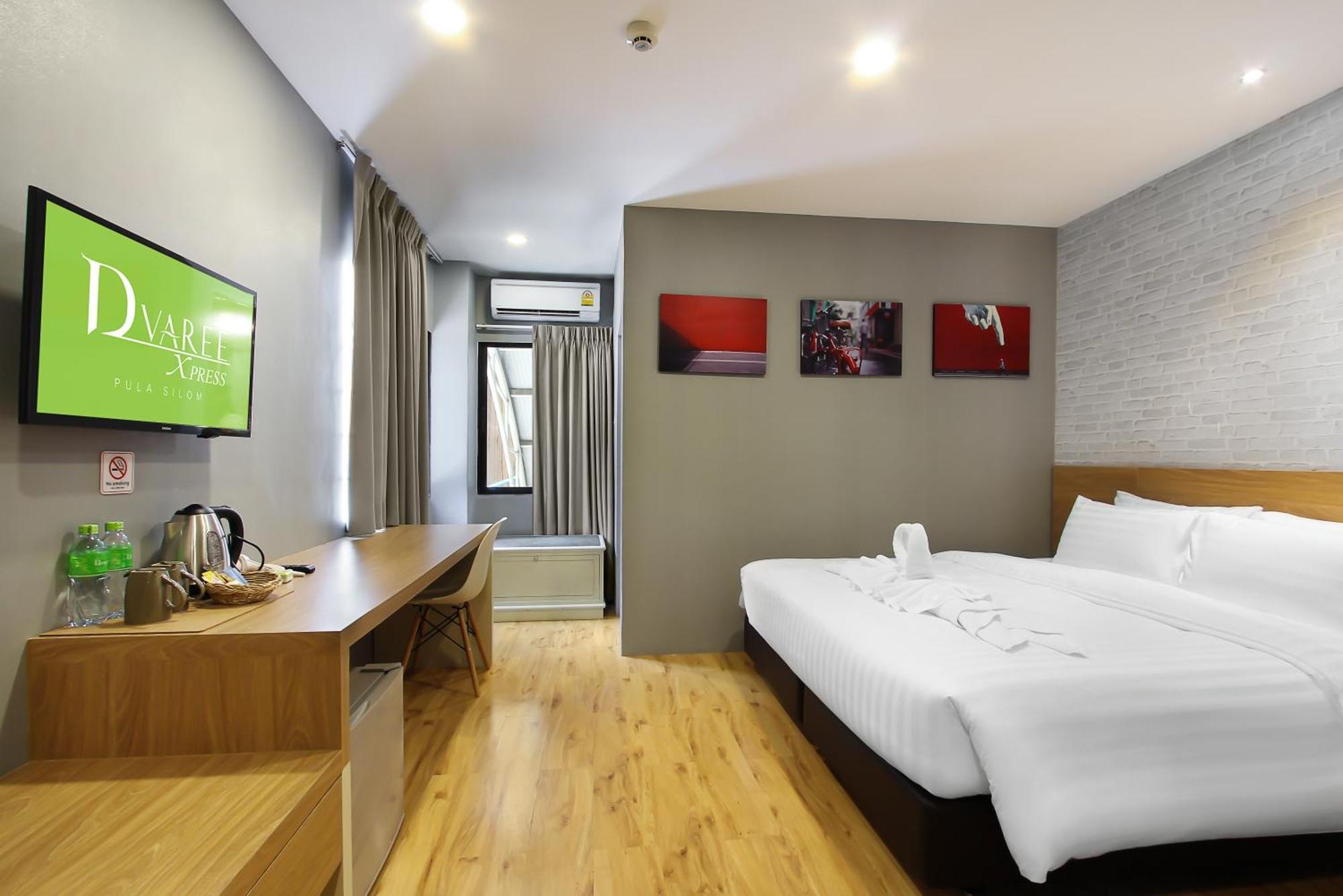 Hotel Pula Silom Bangkok Esterno foto