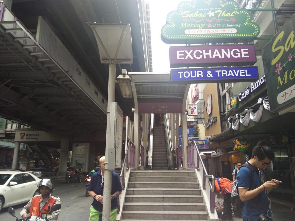 Hotel Pula Silom Bangkok Esterno foto