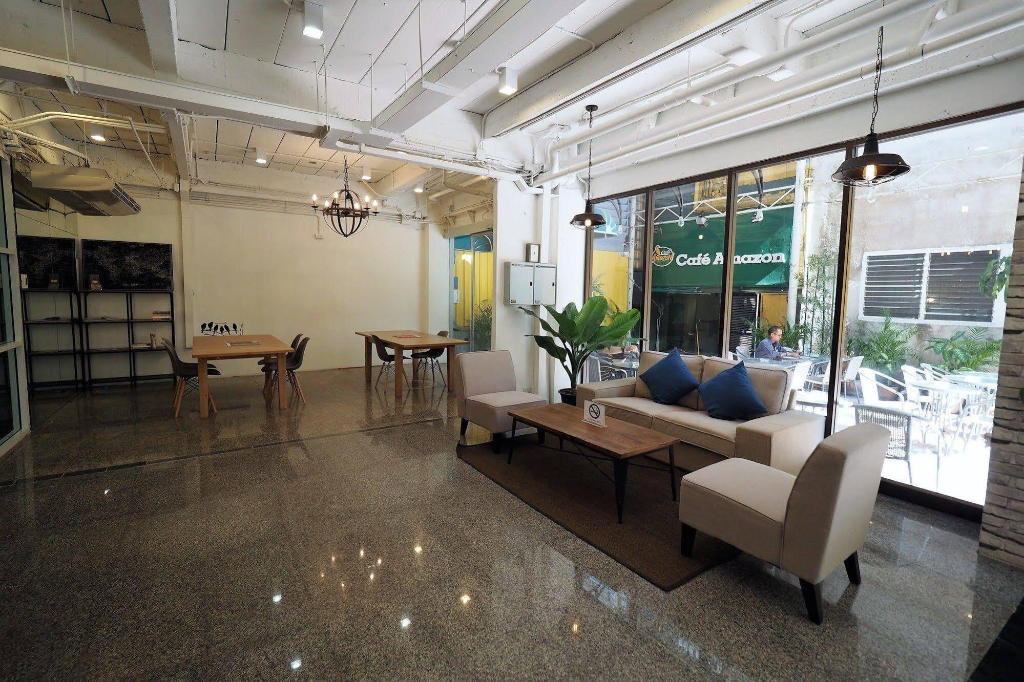 Hotel Pula Silom Bangkok Esterno foto