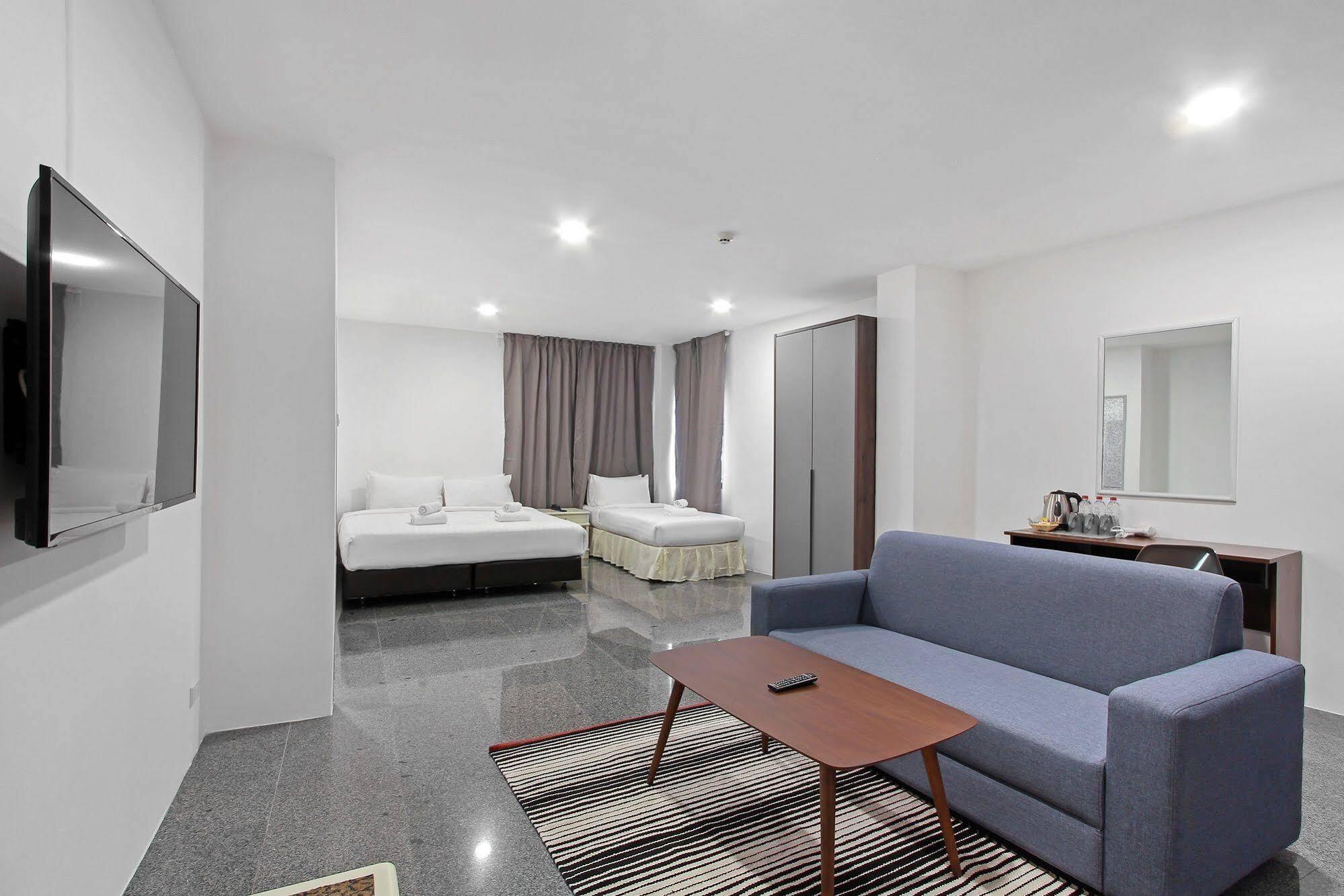 Hotel Pula Silom Bangkok Esterno foto